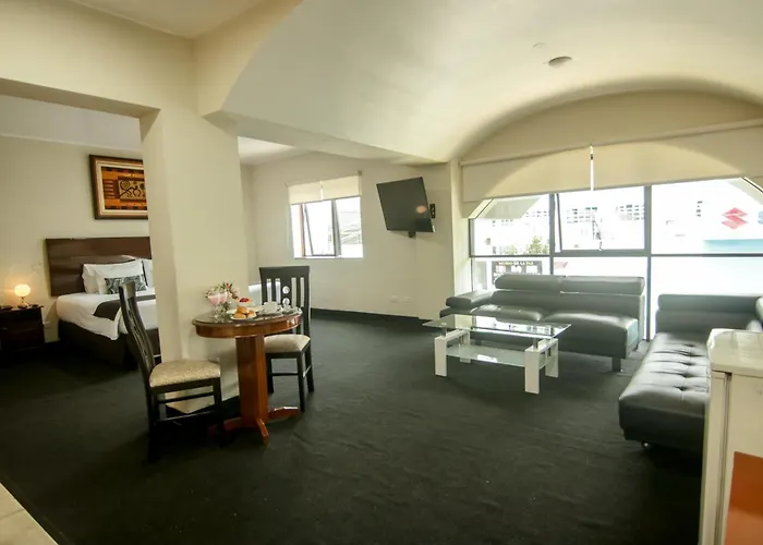 Epiqus Hotel